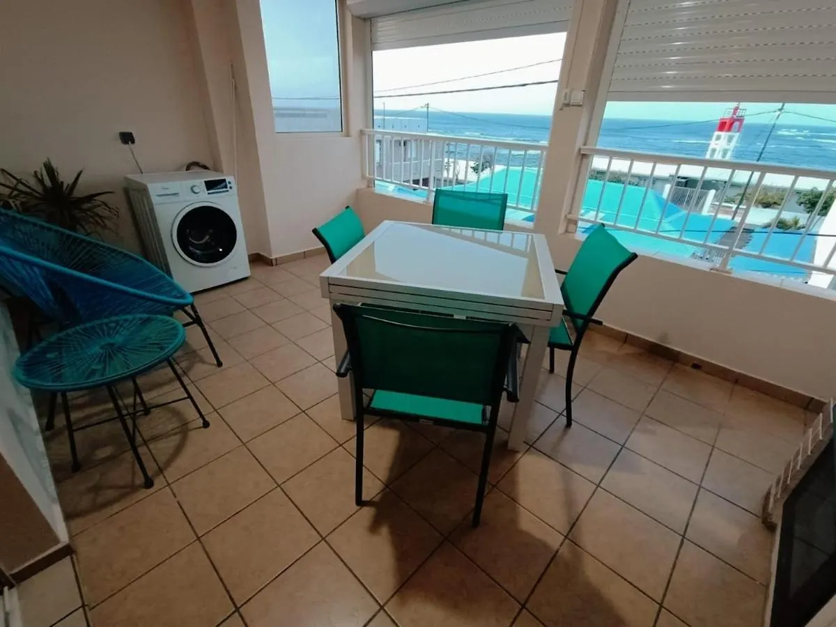 Cibuqueira Numero 5, Appartement En Centre Ville,Vue Sur Mer, Plage A Pied Le Moule