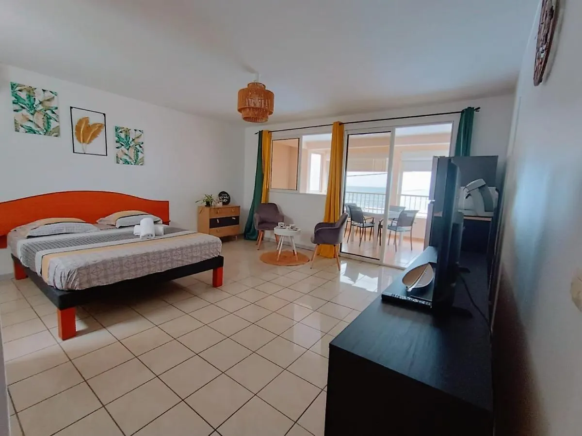 Cibuqueira Numero 5, Appartement En Centre Ville,Vue Sur Mer, Plage A Pied Le Moule 0*,  Guadeloupe
