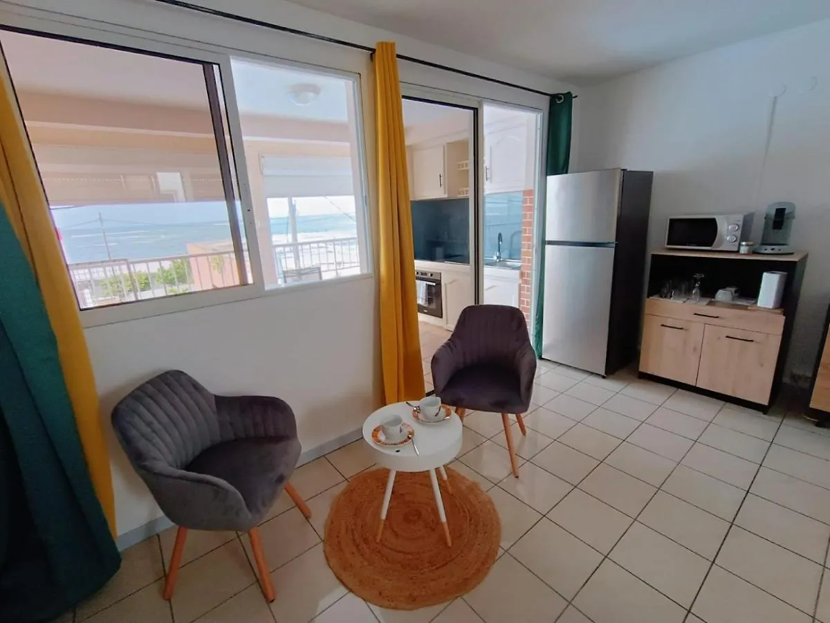 Cibuqueira Numero 5, Appartement En Centre Ville,Vue Sur Mer, Plage A Pied Le Moule